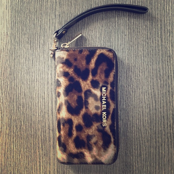 Michael Kors Handbags - Textured leopard print wallet, Michael Kors